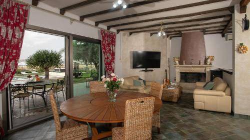 Gela Villa | 240 m² Villa ∙ 3 bedrooms ∙ 6 guests