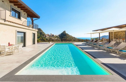 Savoca Villa | 240 m² Villa ∙ 5 bedrooms ∙ 10 guests