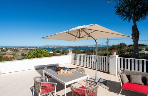 Isola Villa | 249 m² Villa ∙ 4 bedrooms ∙ 13 guests