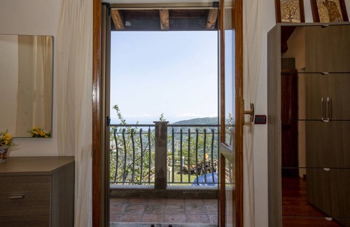 Gioiosa Marea Cottage | 250 m² Cabin ∙ 6 bedrooms ∙ 14 guests