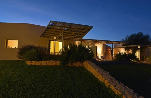 Noto House | 250 m² House ∙ 4 bedrooms ∙ 10 guests