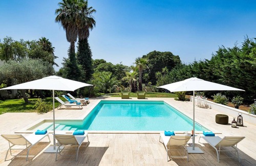 Salemi Villa | 250 m² Villa ∙ 5 bedrooms ∙ 10 guests