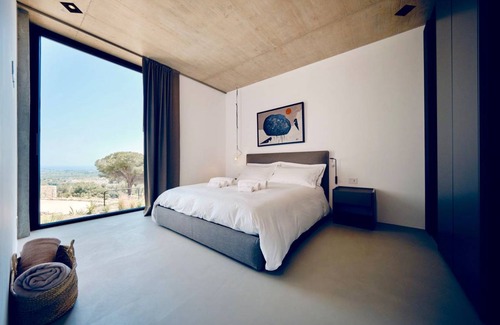 Avola Villa | 250 m² Villa ∙ 3 bedrooms ∙ 6 guests
