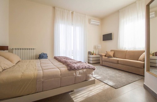 Fleri House | 270 m² House ∙ 4 bedrooms ∙ 12 guests