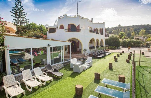 Casteldaccia Villa | 270 m² Villa ∙ 6 bedrooms ∙ 30 guests