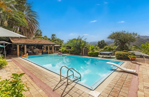 Trappitello Villa | 270 m² Villa ∙ 7 bedrooms ∙ 14 guests