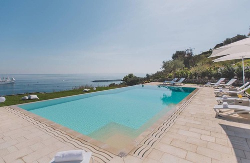 Giardini Naxos Villa | 290 m² Villa ∙ 5 bedrooms ∙ 10 guests