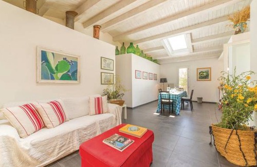 Alia House | 3 bedroom accommodation in Alia PA