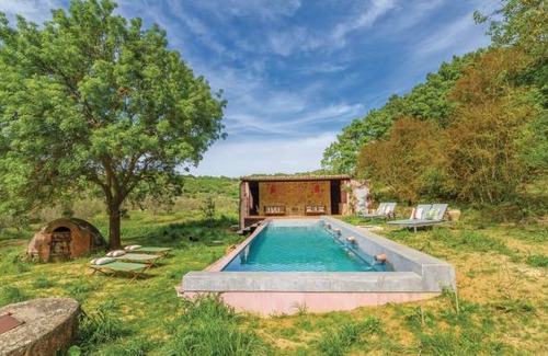 Alia House | 3 bedroom accommodation in Alia PA