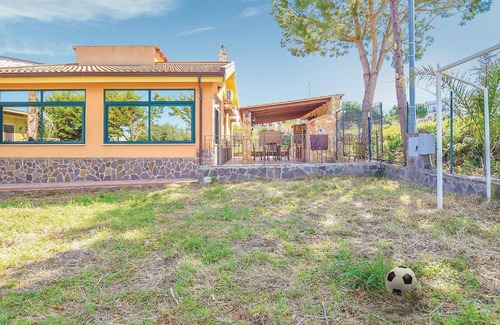 Torre Colonna-sperone House | 3 bedroom accommodation in Altavilla Milicia PA