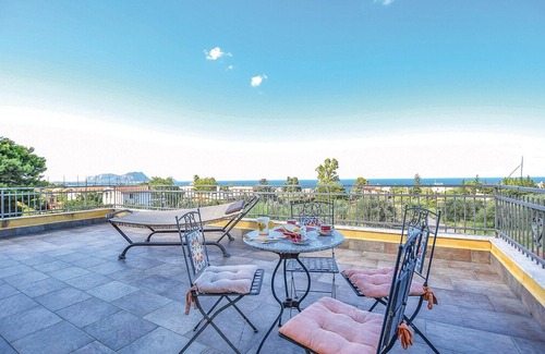 Torre Colonna-sperone House | 3 bedroom accommodation in Altavilla Milicia PA