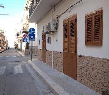 Isola delle Femmine House | 30 m² House ∙ 3 guests
