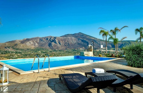 Scopello Villa | 300 m² Villa ∙ 5 bedrooms ∙ 10 guests