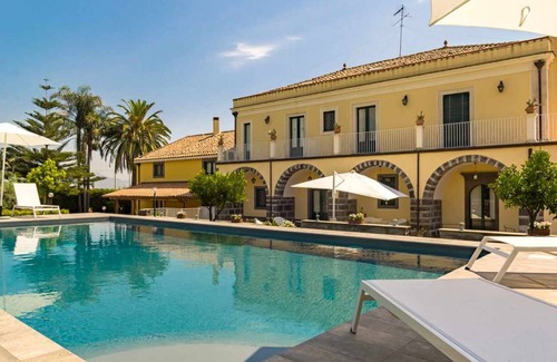 Archi House | 300 m² House ∙ 3 bedrooms ∙ 6 guests