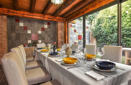 Coste House | 300 m² House ∙ 6 bedrooms ∙ 18 guests