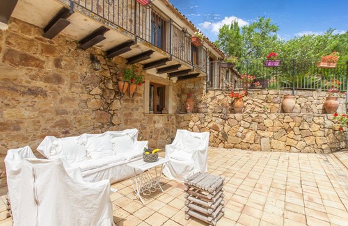 Castel di Lucio Villa | 300 m² Villa ∙ 6 bedrooms ∙ 14 guests