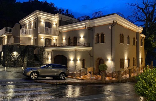 Zafferana Etnea Villa | 300 m² Villa ∙ 5 bedrooms ∙ 12 guests