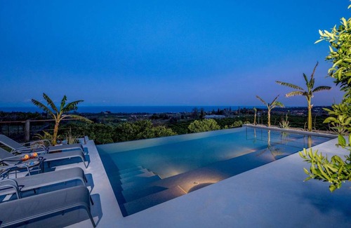 Santa Venerina Villa | 300 m² Villa ∙ 4 bedrooms ∙ 8 guests