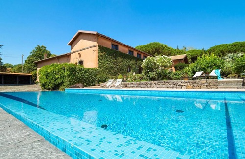 Pedara Villa | 300 m² Villa ∙ 4 bedrooms ∙ 8 guests