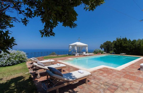 Sant'Ambrogio Villa | 300 m² Villa ∙ 5 bedrooms ∙ 10 guests