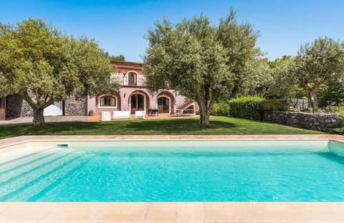 Milo Villa | 300 m² Villa ∙ 6 bedrooms ∙ 12 guests