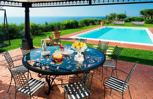 Capo d'Orlando Villa | 300 m² Villa ∙ 5 bedrooms ∙ 10 guests