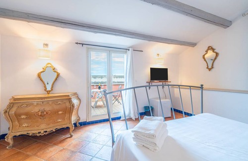 Syracuse Resort | 35 m² Private room ∙ 1 bedroom ∙ 5 guests