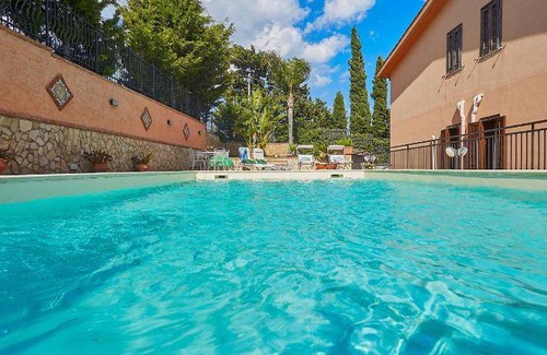 Altavilla Milicia Villa | 350 m² Villa ∙ 5 bedrooms ∙ 12 guests