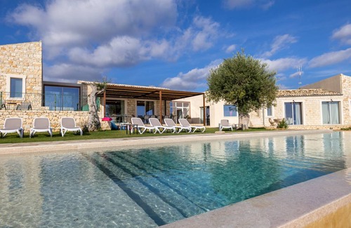 Scicli Villa | 350 m² Villa ∙ 7 bedrooms ∙ 14 guests