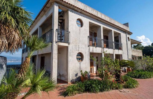 Faro Superiore Villa | 360 m² Villa ∙ 4 bedrooms ∙ 9 guests
