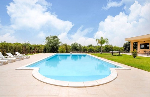 Solarino House | 400 m² House ∙ 5 bedrooms ∙ 12 guests