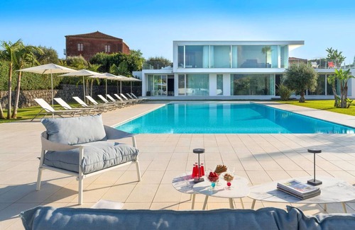 Calatabiano Villa | 400 m² Villa ∙ 7 bedrooms ∙ 14 guests