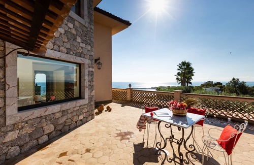 Giardini Naxos Villa | 400 m² Villa ∙ 6 bedrooms ∙ 12 guests