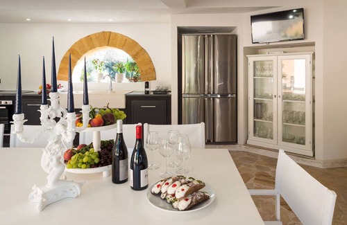 Agrigento Villa | 400 m² Villa ∙ 7 bedrooms ∙ 14 guests