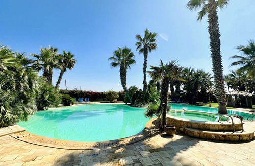 Donnalucata Villa | 400 m² Villa ∙ 7 bedrooms ∙ 16 guests