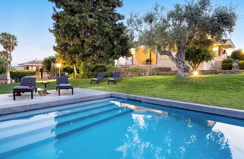 Syracuse Villa | 420 m² Villa ∙ 4 bedrooms ∙ 8 guests