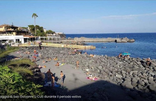 Picanello-Ognina-Barriera-Canalicchio House | 50 m² House ∙ 1 bedroom ∙ 3 guests