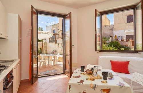 Favignana Apartment | 50 m² Serviced apartment ∙ 3 bedrooms ∙ 127 guests