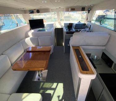 Archi Boat Rental | 55 m² Houseboat ∙ 3 bedrooms ∙ 6 guests