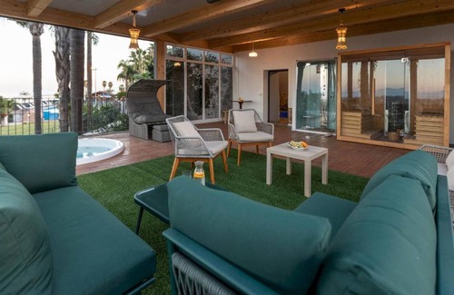Santa Venerina Apartment | 560 m² Apartment ∙ 6 bedrooms ∙ 12 guests