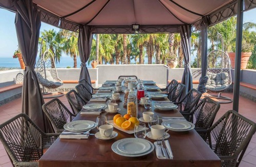 Santa Venerina Villa | 560 m² Villa ∙ 6 bedrooms ∙ 12 guests