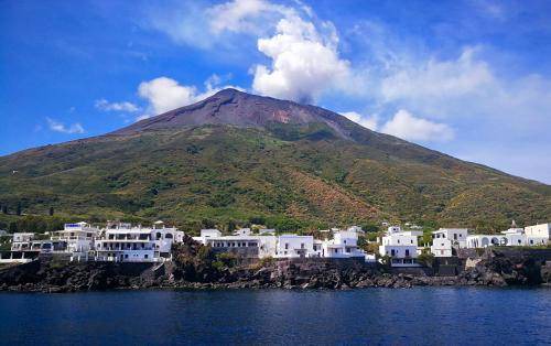 Stromboli Apartment | 60 m² Apartment ∙ 2 bedrooms ∙ 8 guests