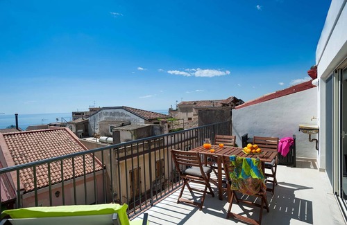 Taormina City Centre Apartment | 60 m² Apartment ∙ 2 bedrooms ∙ 4 guests