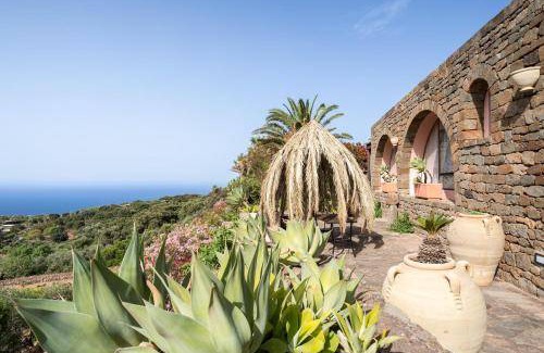 Pantelleria House | 60 m² House ∙ 2 bedrooms ∙ 4 guests