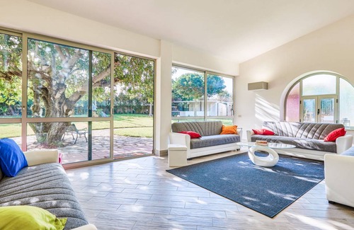 Modica Villa | 600 m² Villa ∙ 9 bedrooms ∙ 15 guests