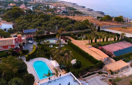 Brucoli Villa | 600 m² Villa ∙ 5 bedrooms ∙ 10 guests