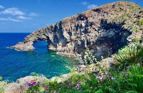 Pantelleria Apartment | 61 m² Apartment ∙ 2 bedrooms ∙ 4 guests