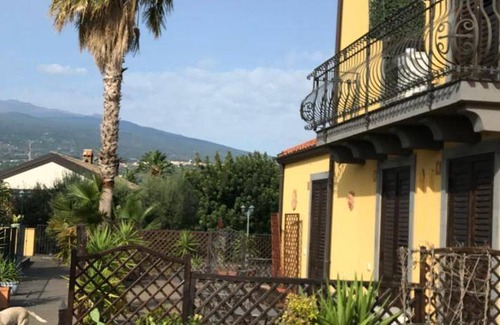 Calatabiano House | 70 m² Farmhouse ∙ 5 guests