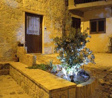 Petralia Soprana House | 70 m² House ∙ 2 bedrooms ∙ 6 guests