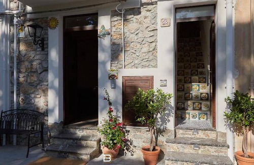 Caccamo House | 70 m² House ∙ 2 bedrooms ∙ 4 guests